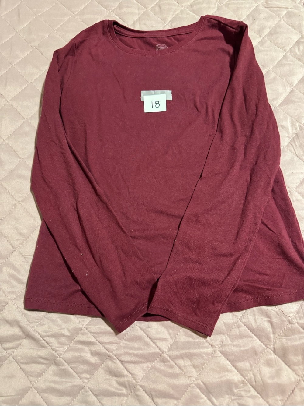 Women's Long-Sleeve Crewneck Sweater - Burgundy